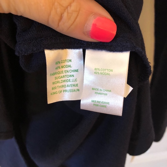 ❌SOLD❌Lilly Pulitzer Shel Coverup - Picture 5 of 8